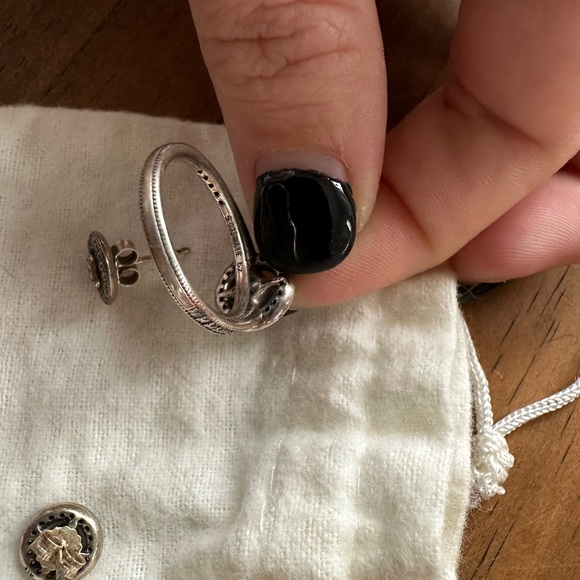 Pandora ring and studs - Picture 3 of 3